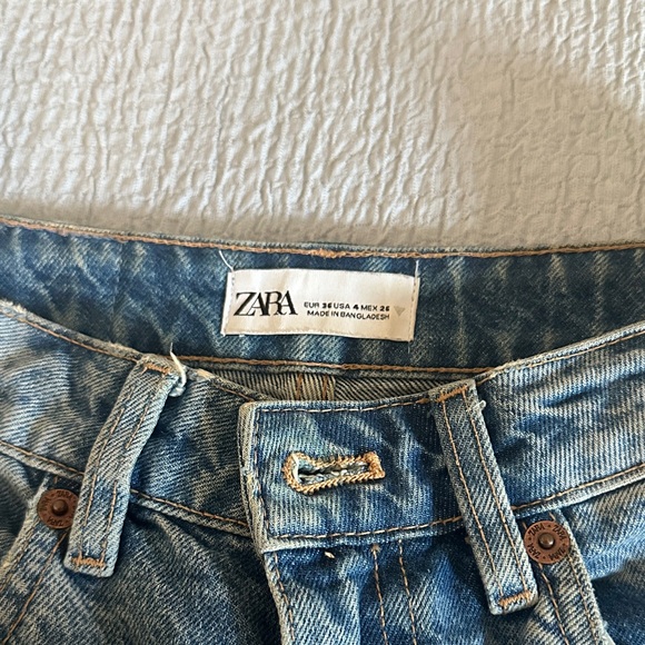 Zara High Waisted Blue Distressed Straight Leg Jeans - Picture 2 of 5